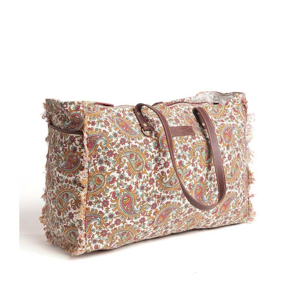 Paisley Pointe Weekender